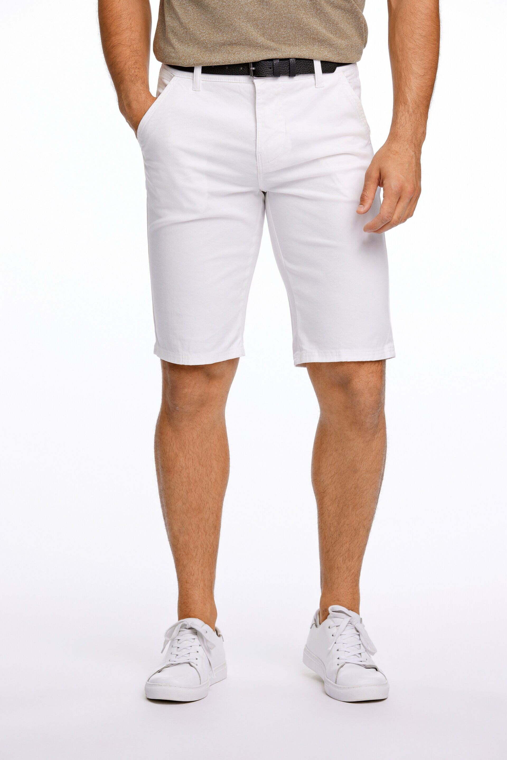 Chino shorts Chino shorts White 30-54007A