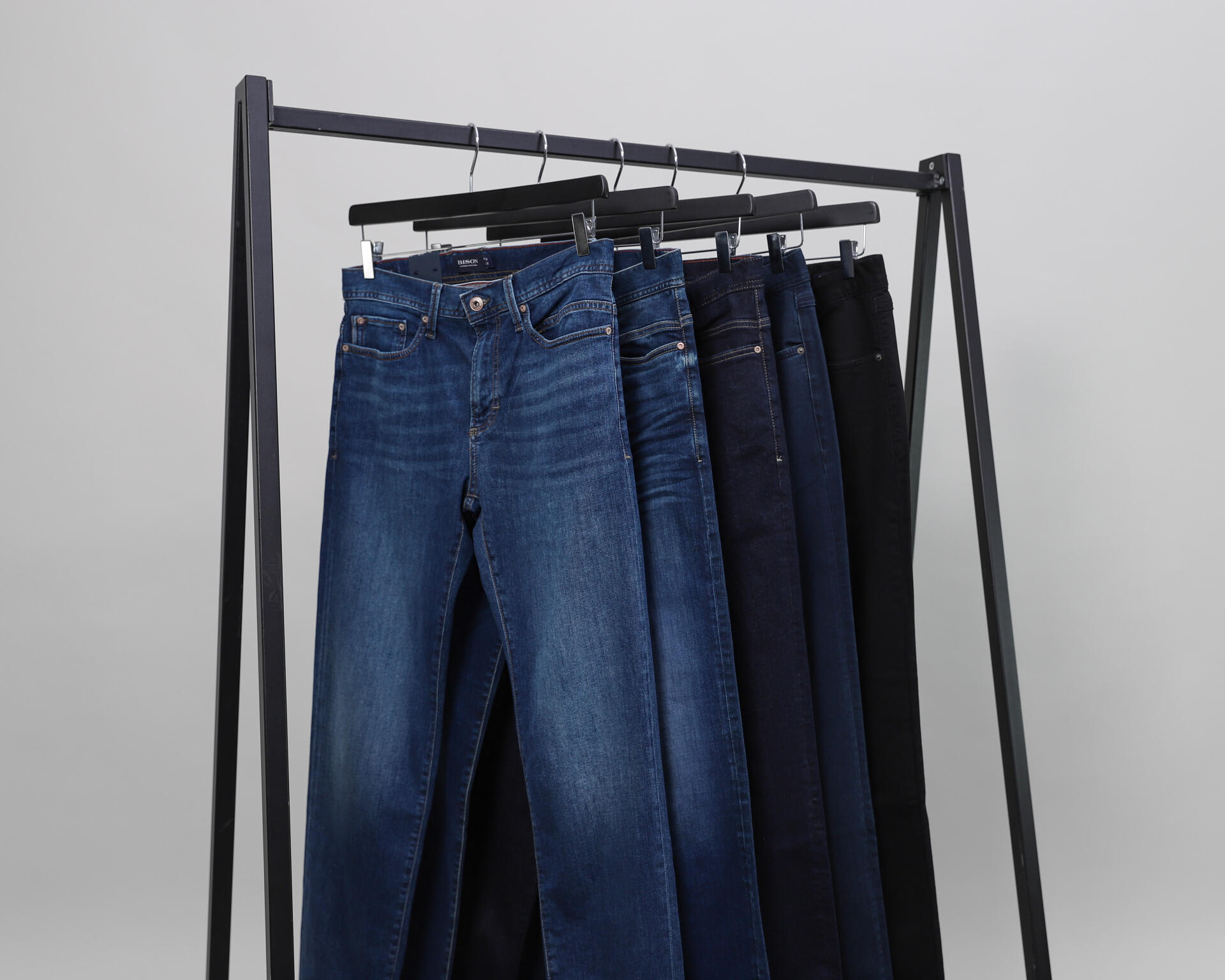 Hængende jeans fra Lindbergh og Bison