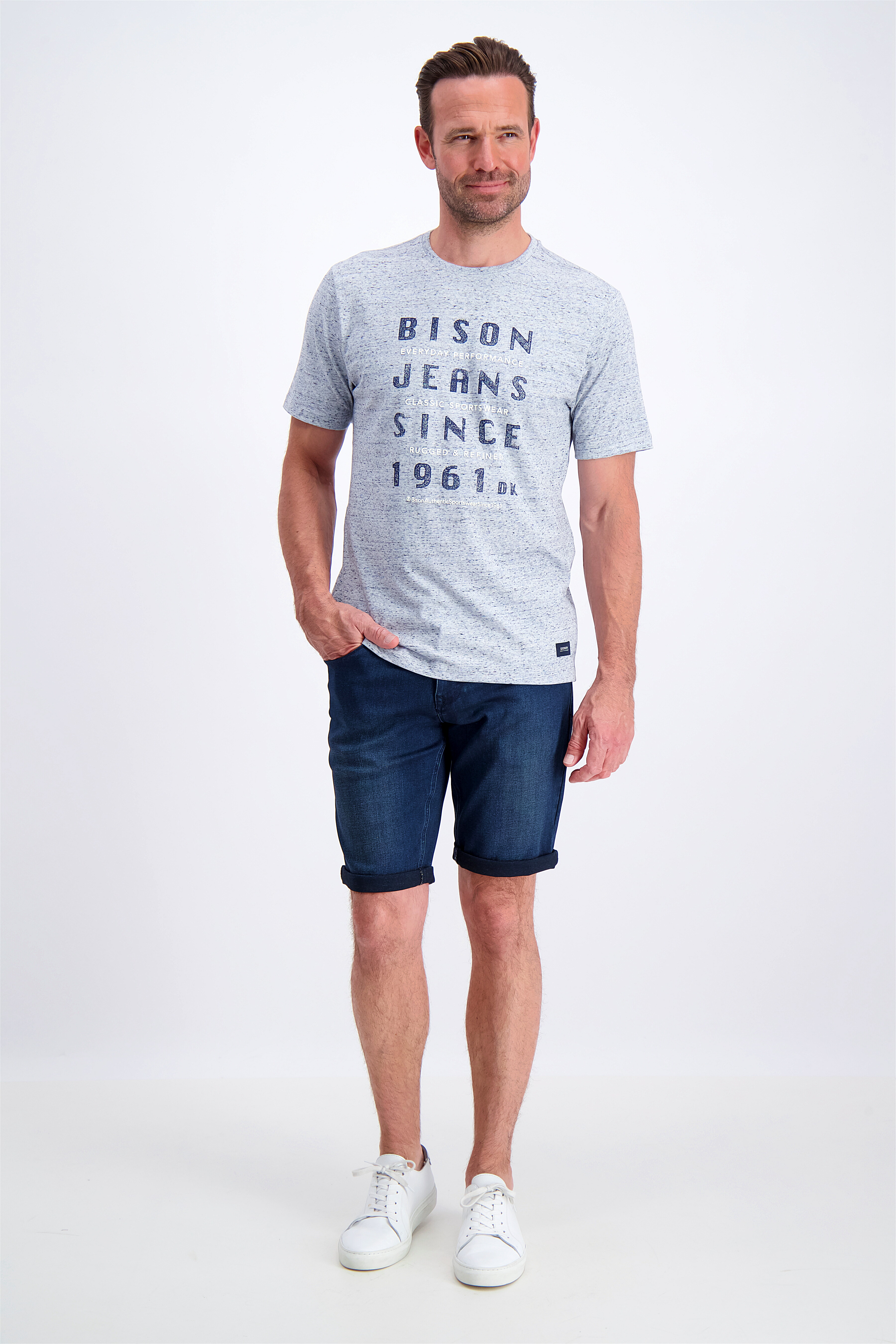 Forkert søskende Nøgle Bison T-shirt | Blå | Comfort fit | Tøjeksperten
